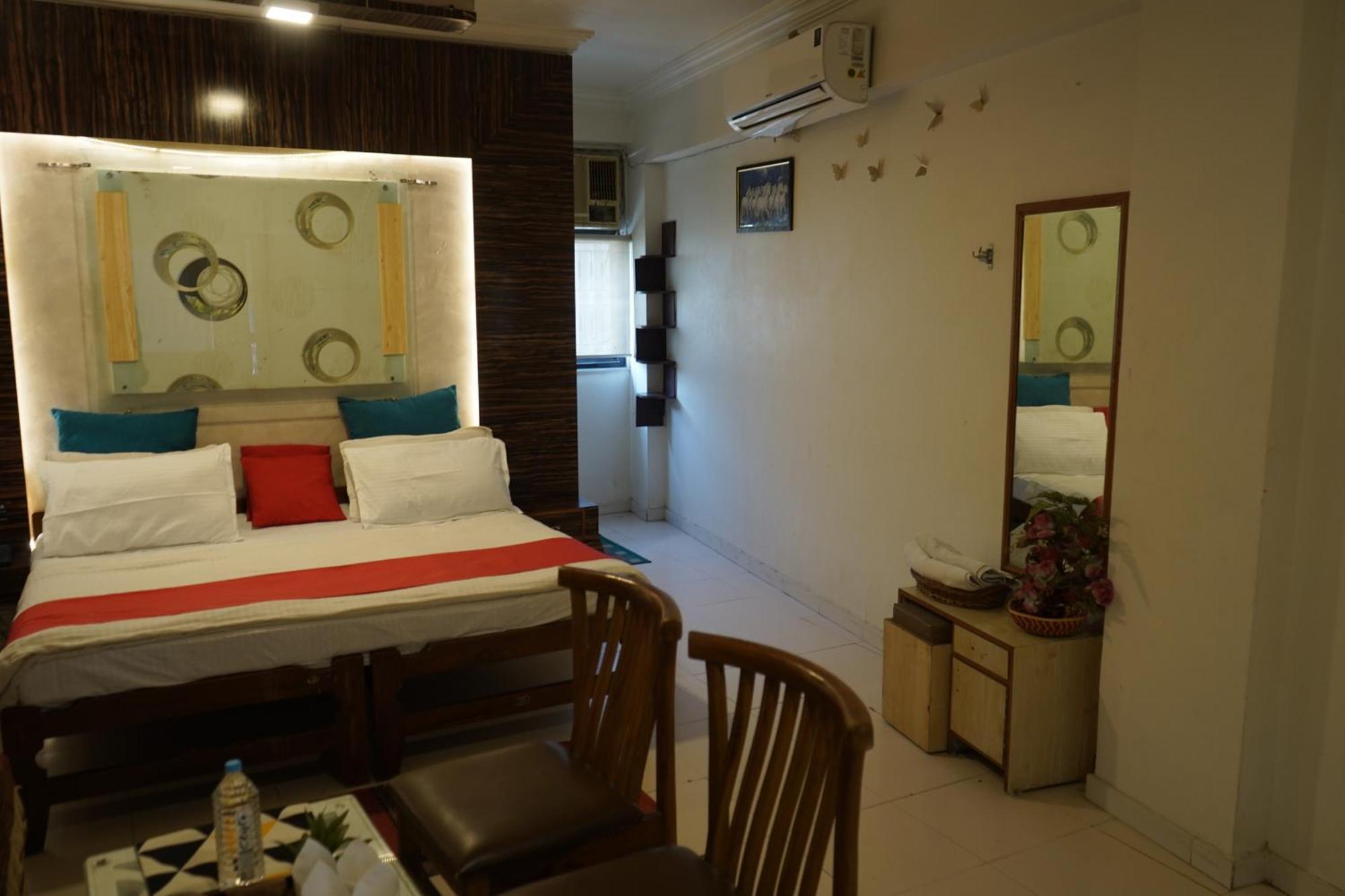 Hotel Krishna Ahmedabad Exterior photo
