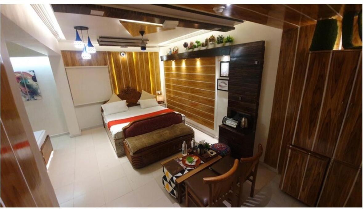 Hotel Krishna Ahmedabad Exterior photo