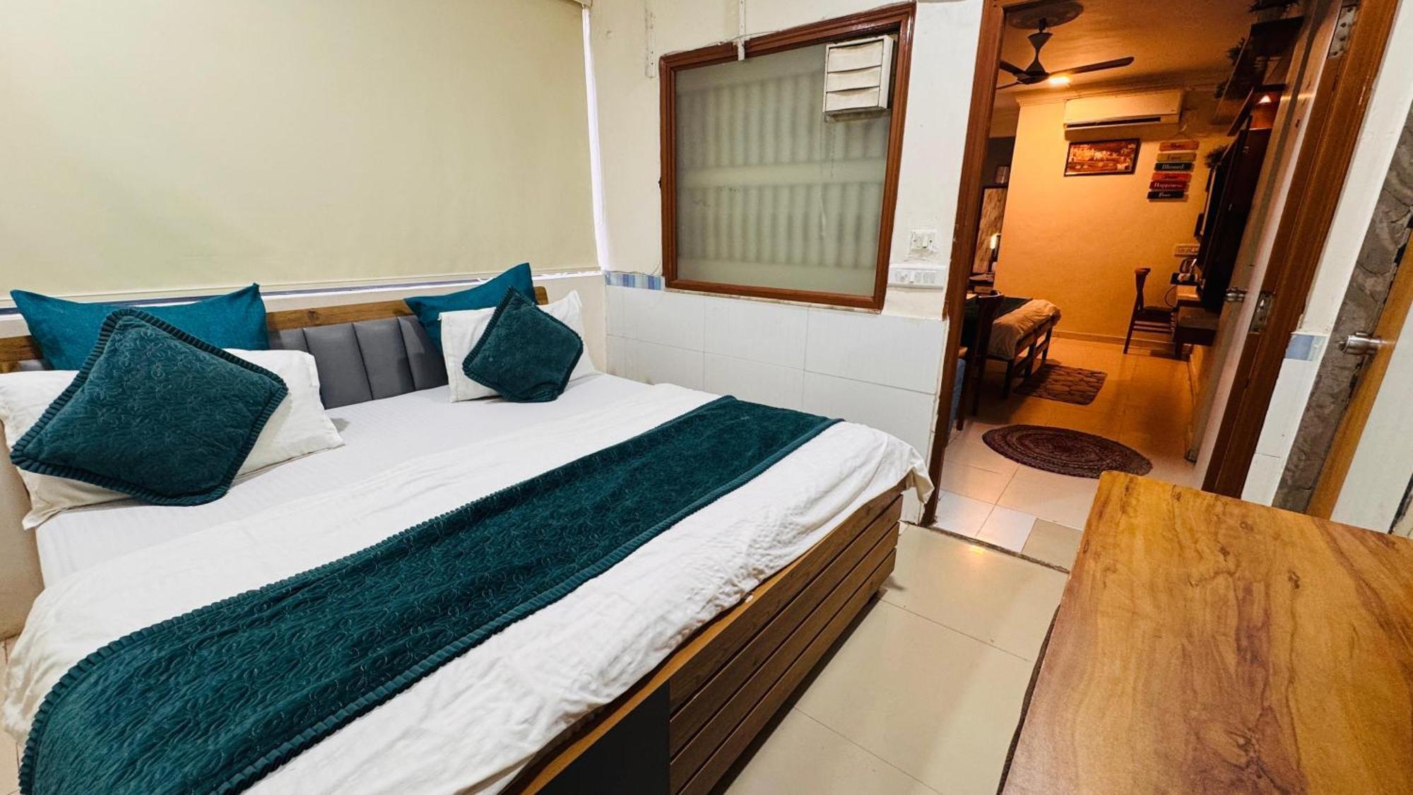 Hotel Krishna Ahmedabad Exterior photo